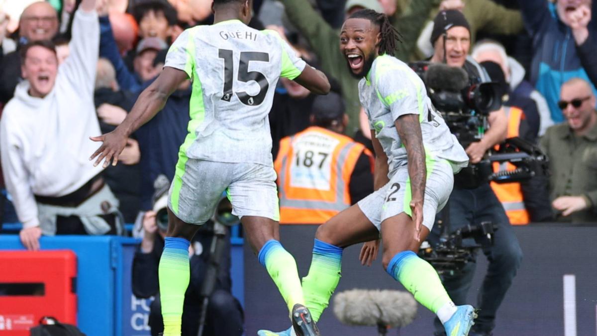 Manchester City, Chelsea'yi 3-0 Geçerek Premier Lig Lideri Arsenal'in Farkını Kapatıyor