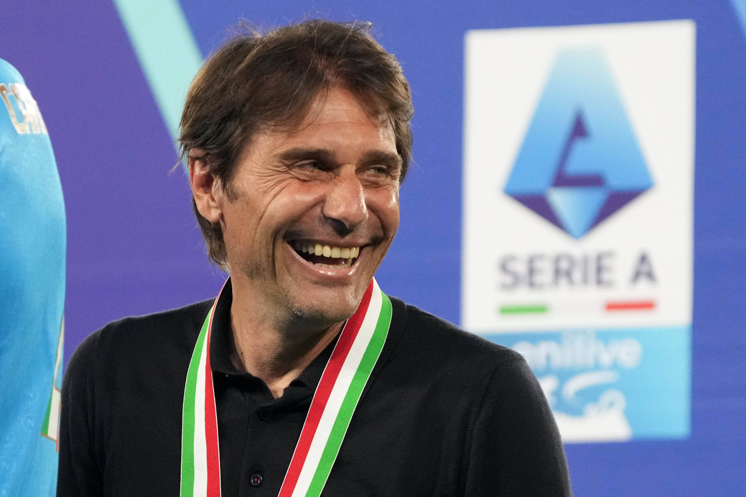 Antonio Conte'nin Chelsea'ye Şok Dönüşü: Eski Patron, Baskı Altındaki Rosenior'un Yerine mi Geçiyor?