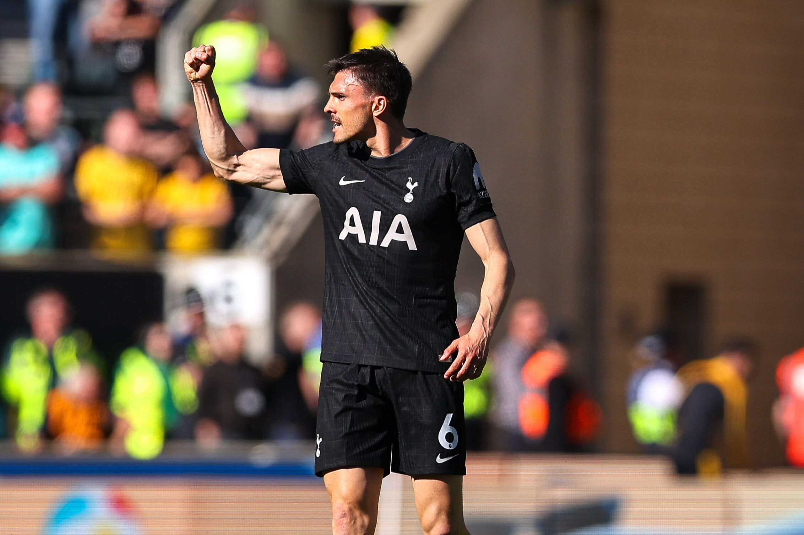 Tottenham, Molineux'da Wolves'u 1-0 Mağlup Ederek Hayatta Kalma Umutlarını Canlı Tutuyor