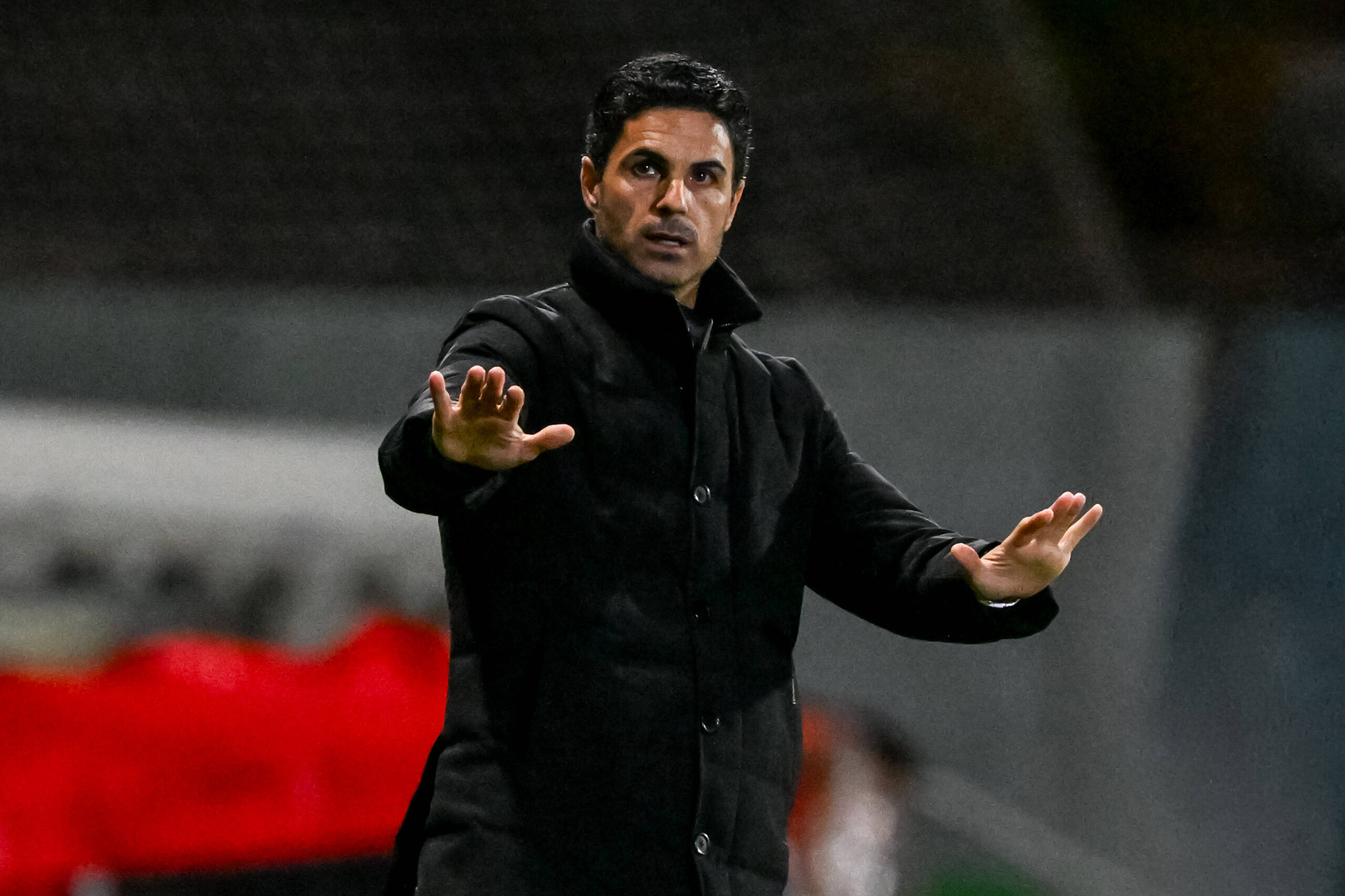 Çimen Her Zaman Daha Yeşil Değildir: Eski Arsenal Yıldızı, Mikel Arteta Eleştirileri Arasında Taraftarları Uyarıyor