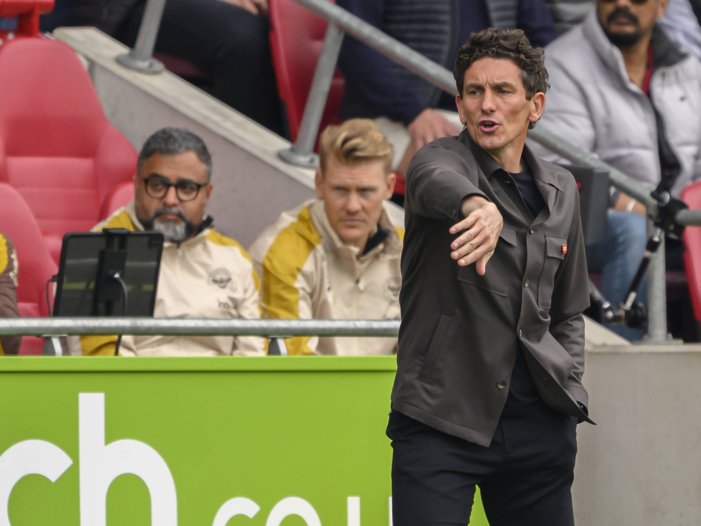Brentford, Kilit İkili Jensen ve Henry'nin Geleceğini Güvence Altına Almak İçin Harekete Geçiyor