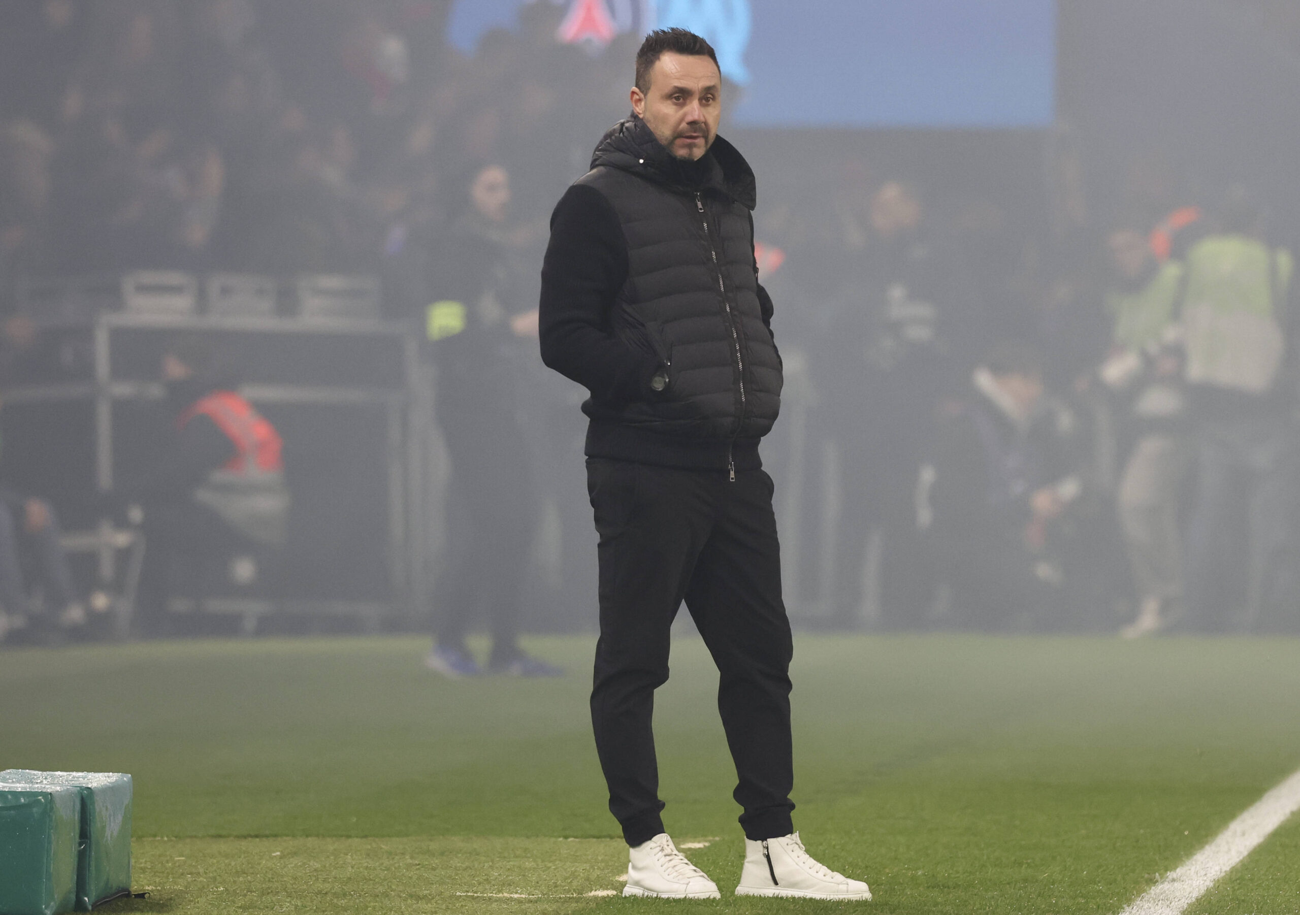 Spurs Savunma Revizyonunu Hızlandırdı: Jan Paul van Hecke Birincil Hedef Olarak Öne Çıkıyor