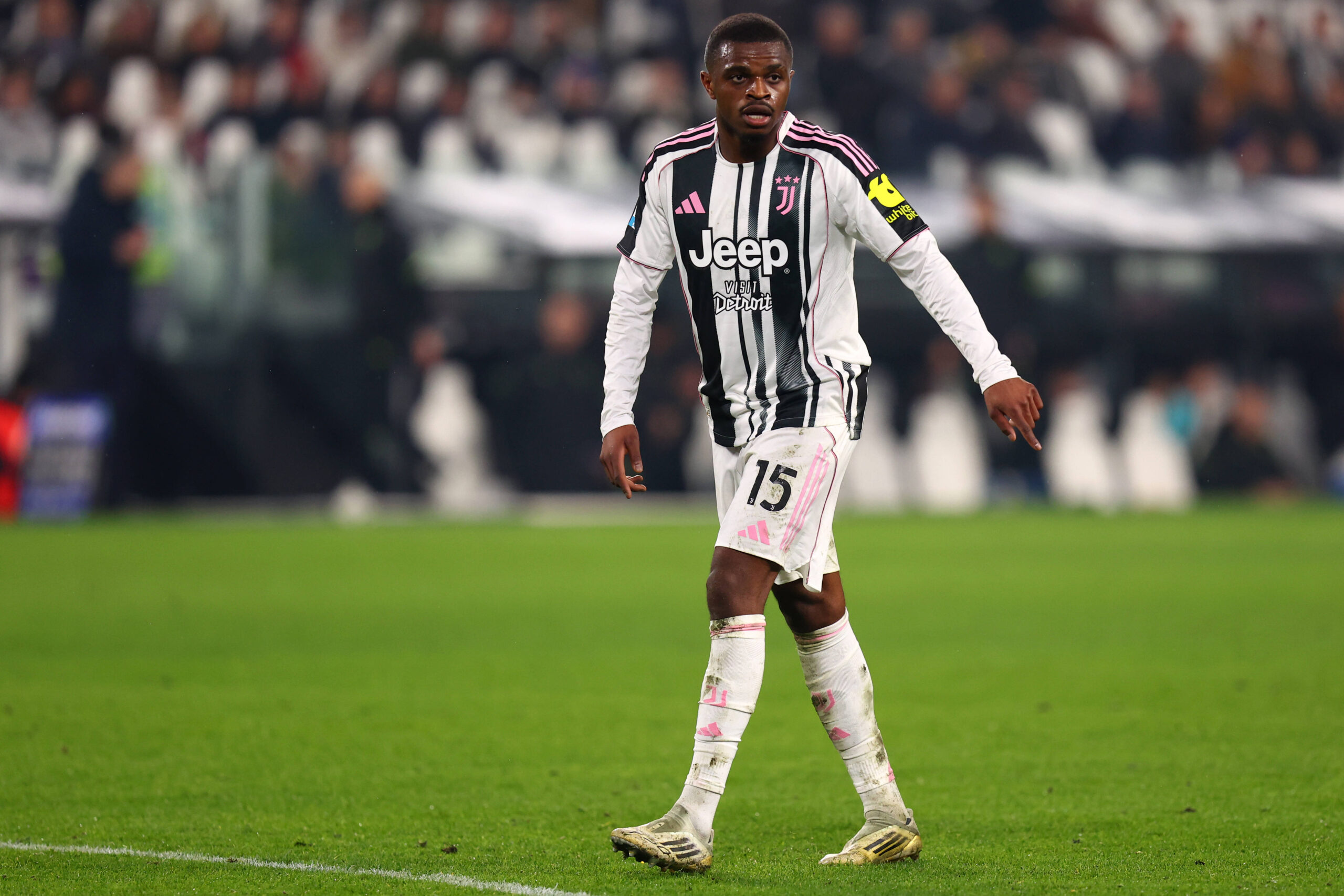 Liverpool ve Man United, Juventus'un Defans Oyuncusu Pierre Kalulu İçin 35 Milyon Sterlinlik Savaşta Kilitlendi