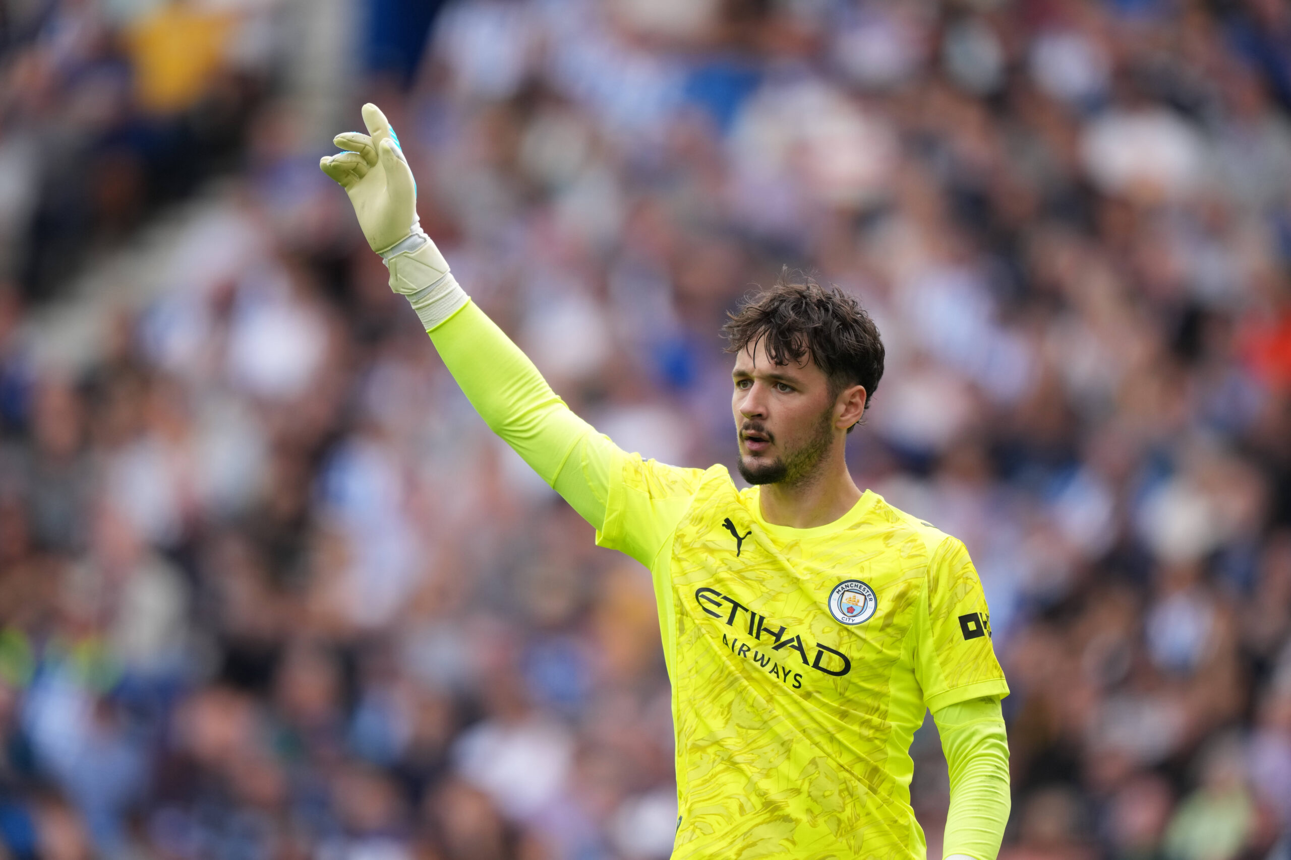 Aston Villa, Manchester City'den James Trafford İçin Yaz Transfer Görüşmelerine Başladı