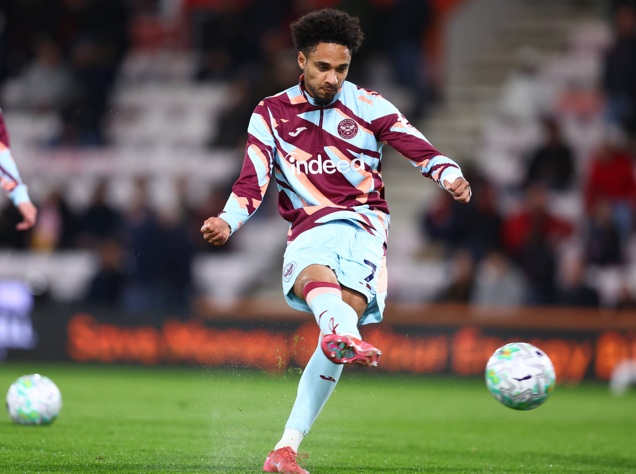 Borussia Dortmund, Brentford'un Yıldızı Kevin Schade İçin 50 Milyon Sterlinlik Anlaşmaya Hazırlanıyor