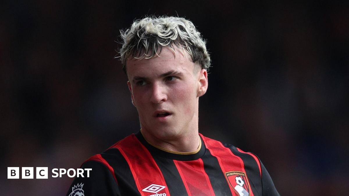Bournemouth Defansı Alex Jimenez, Kulübün Sosyal Medya Soruşturması Başlatmasının Ardından Askıya Alındı