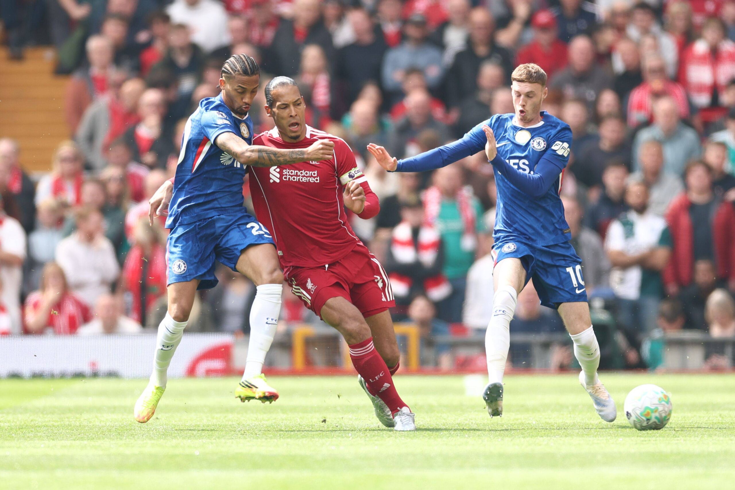 Liverpool, Chelsea Karşısında Anfield'da Sinir Bozucu 1-1 Beraberlikle Yetindi