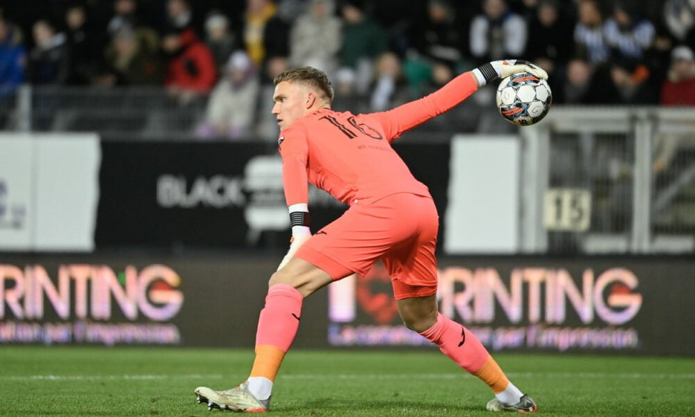 Liverpool, Alisson'un Halefi İçin Brighton'dan Bart Verbruggen'in Peşini Hızlandırdı