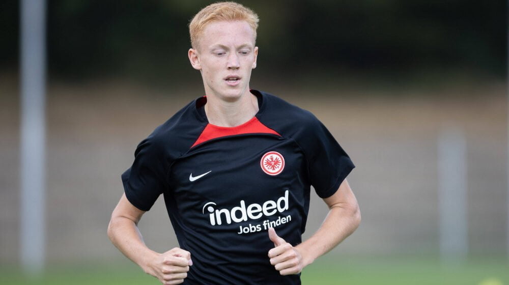 Liverpool, Frankfurt Yıldızı Hugo Larsson için 51 Milyon Sterlinlik Teklifle Tottenham'ı Geride Bırakmaya Hazır