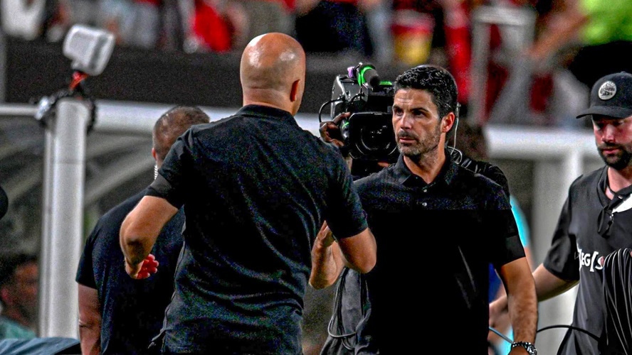 Arne Slot, Arsenal'i Premier League İçin Tebrik Etti: Liverpool Boss'undan Centilmenlik Hareketi