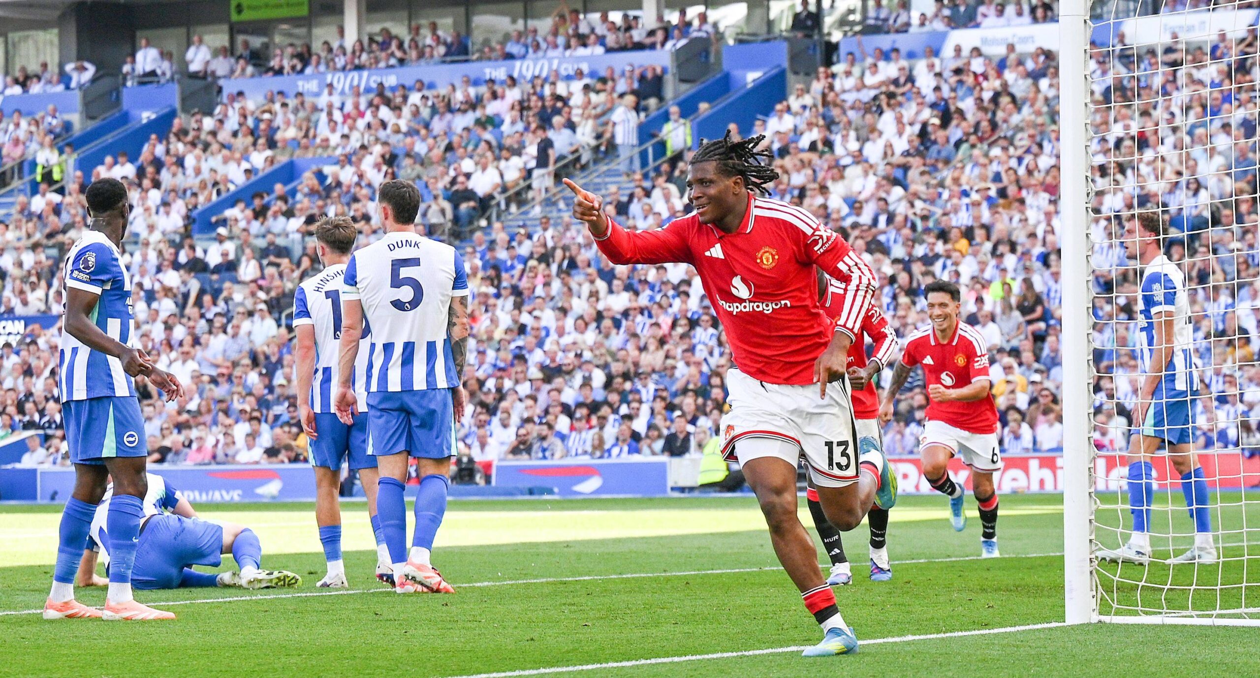 Manchester United 3-0 Brighton: Fernandes'in Şovu, Carrick'in Kırmızı Şeytanları Zirveye Taşıdı
