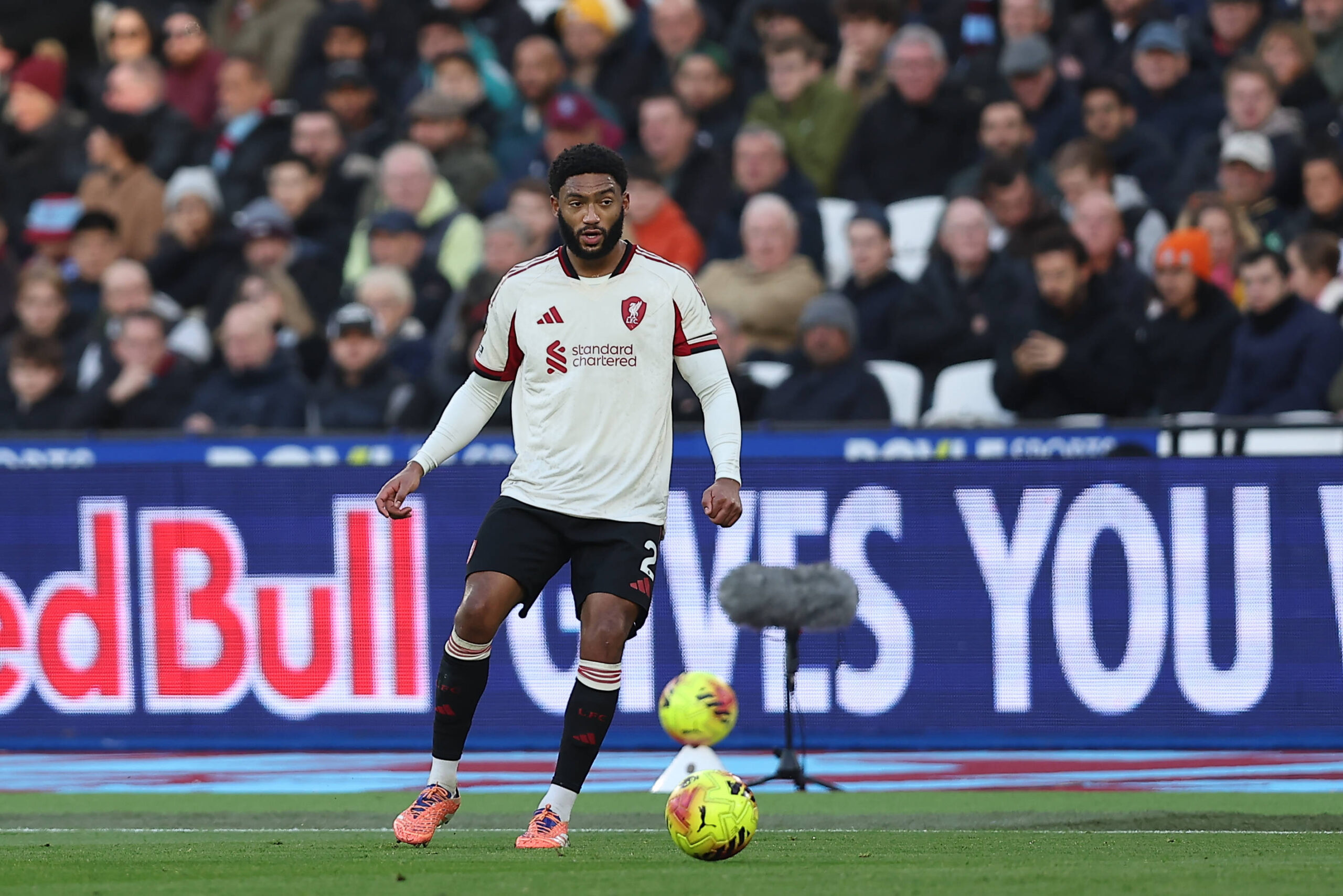 Joe Gomez Aston Villa'ya mı? Liverpool'da Sözleşme Krizi