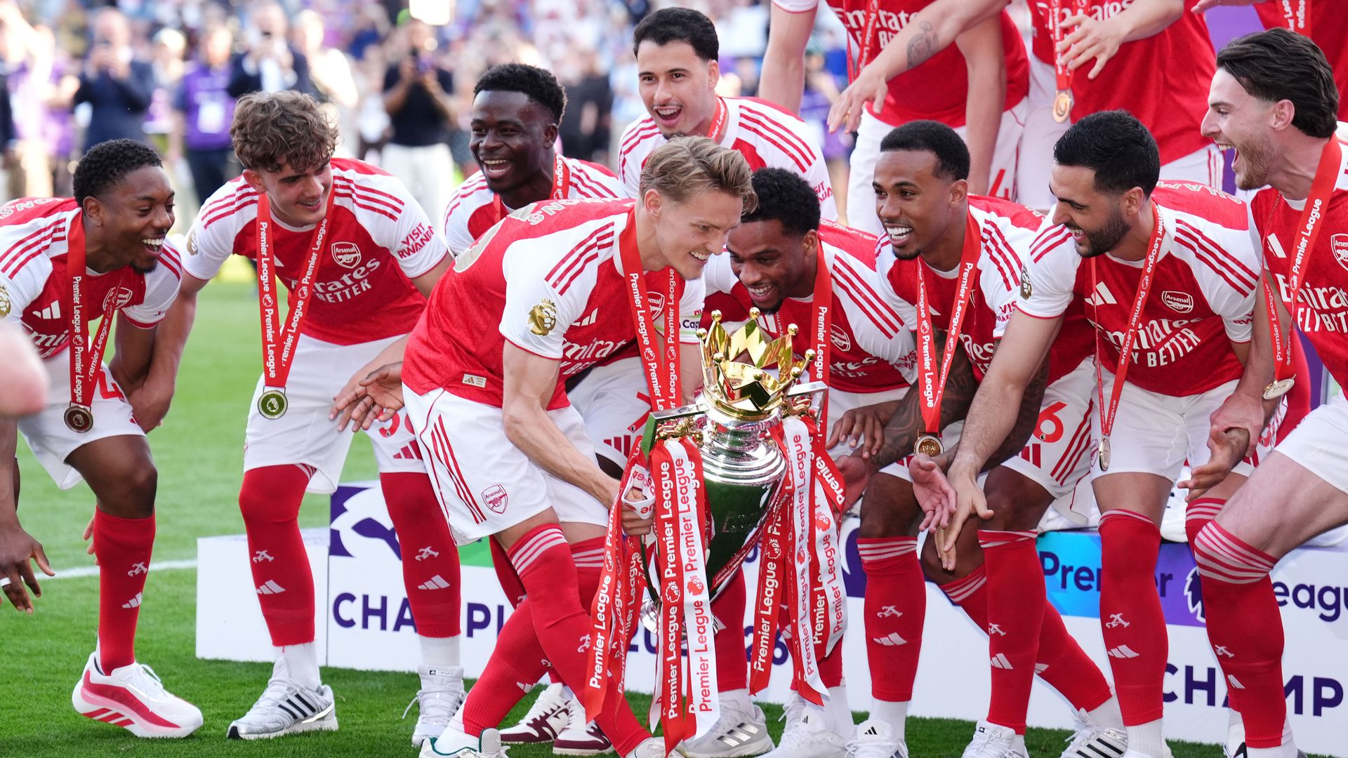 Arsenal Premier League Şampiyonu: 20 Yıl Sonra Zirve