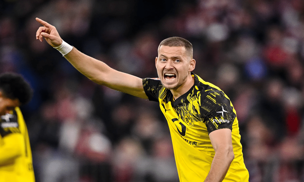 Man Utd, Dortmund'un stoperi Anton için girişimde bulundu