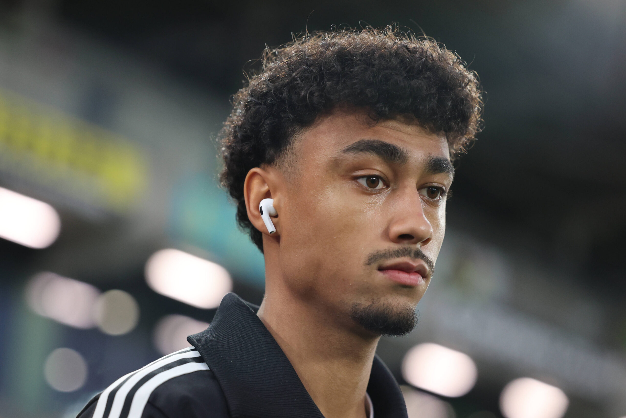 Arsenal, Eintracht Frankfurt'un sol bek yıldızı Nathaniel Brown'u takibe aldı