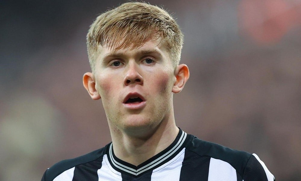 Man Utd, Lewis Hall için 50 milyon sterlinlik sol bek transferi peşinde