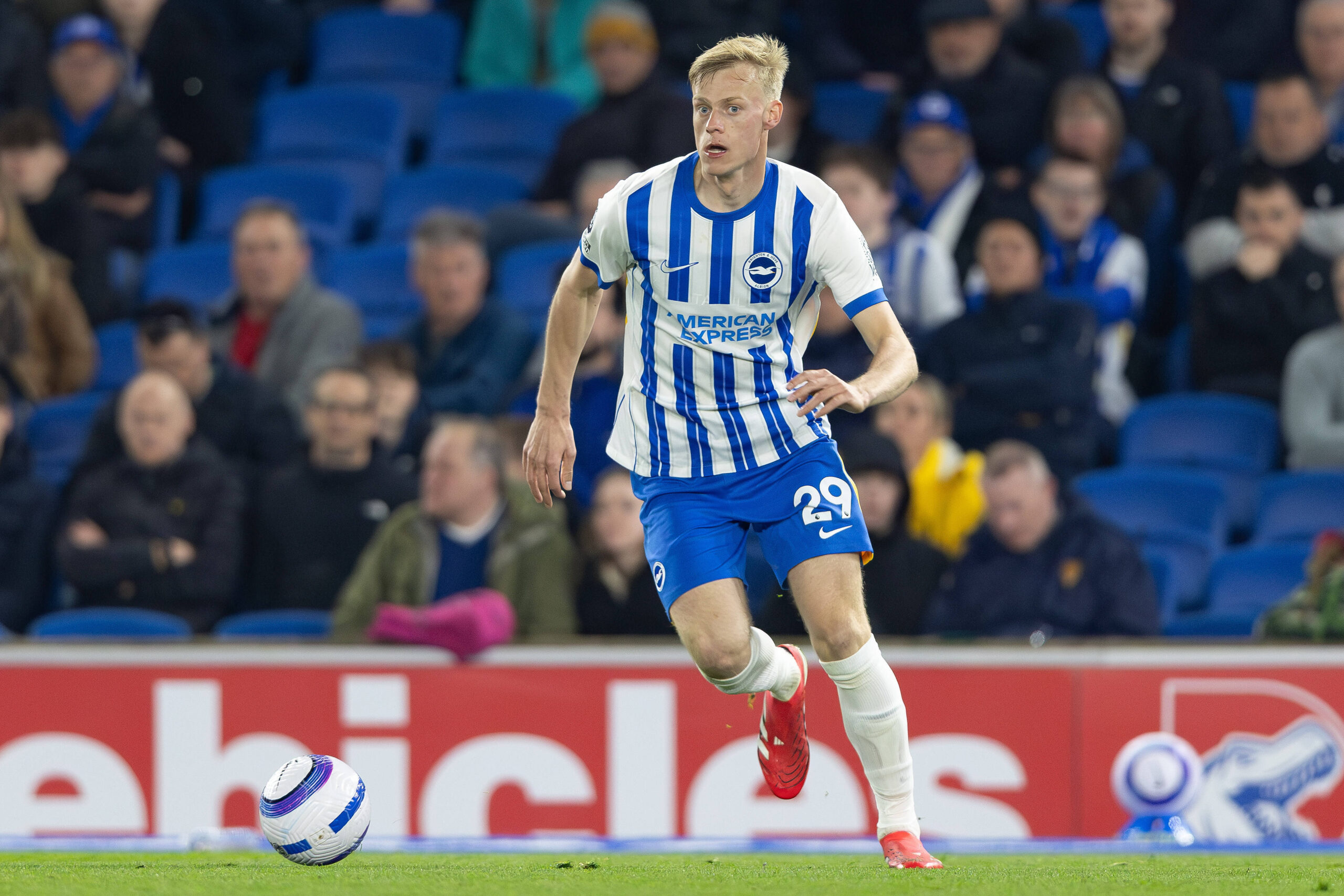 Tottenham'ın Van Hecke teklifi Brighton'dan ret