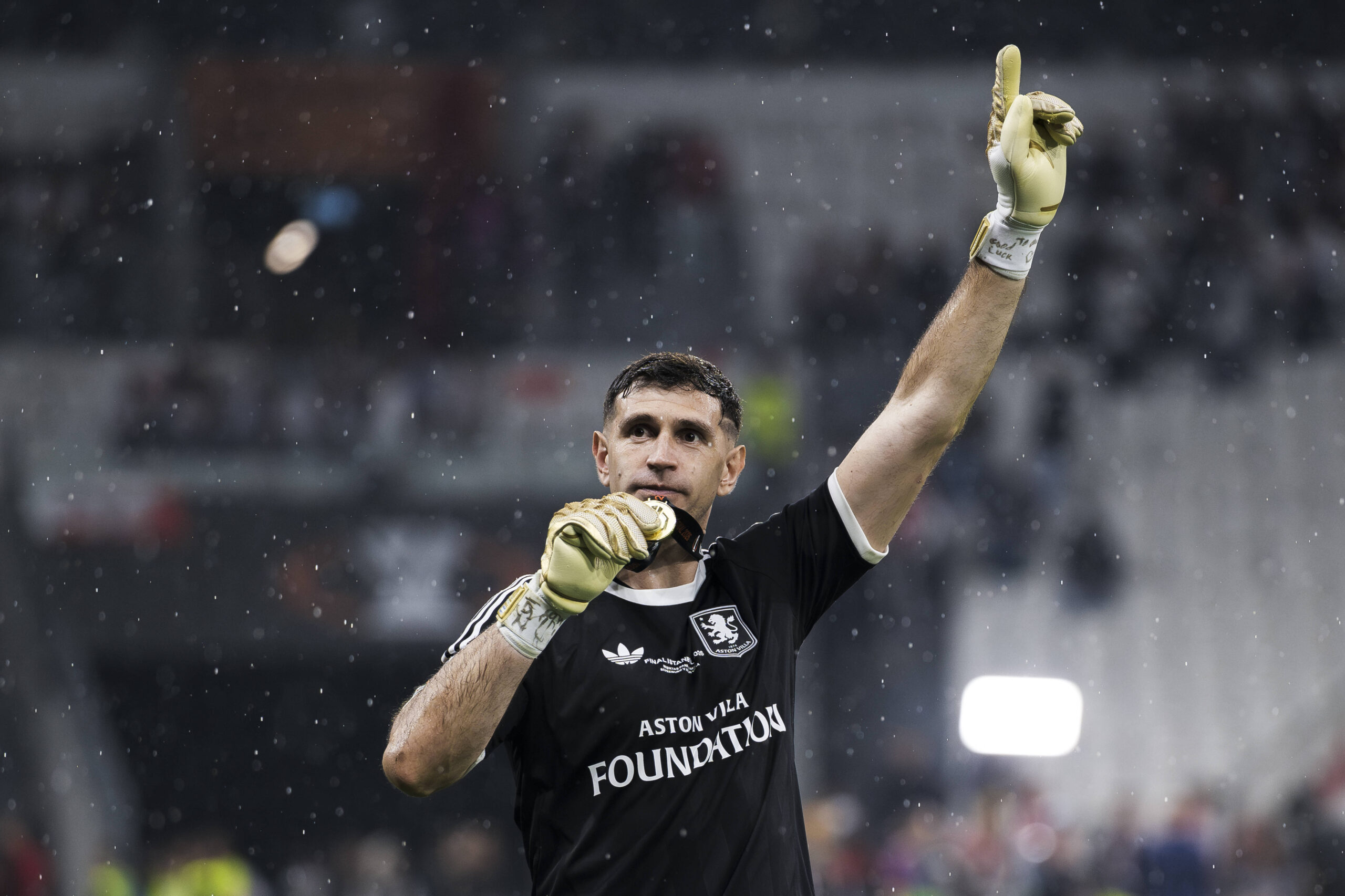 Juventus, Emiliano Martinez için Aston Villa ile Görüşmelere Başladı