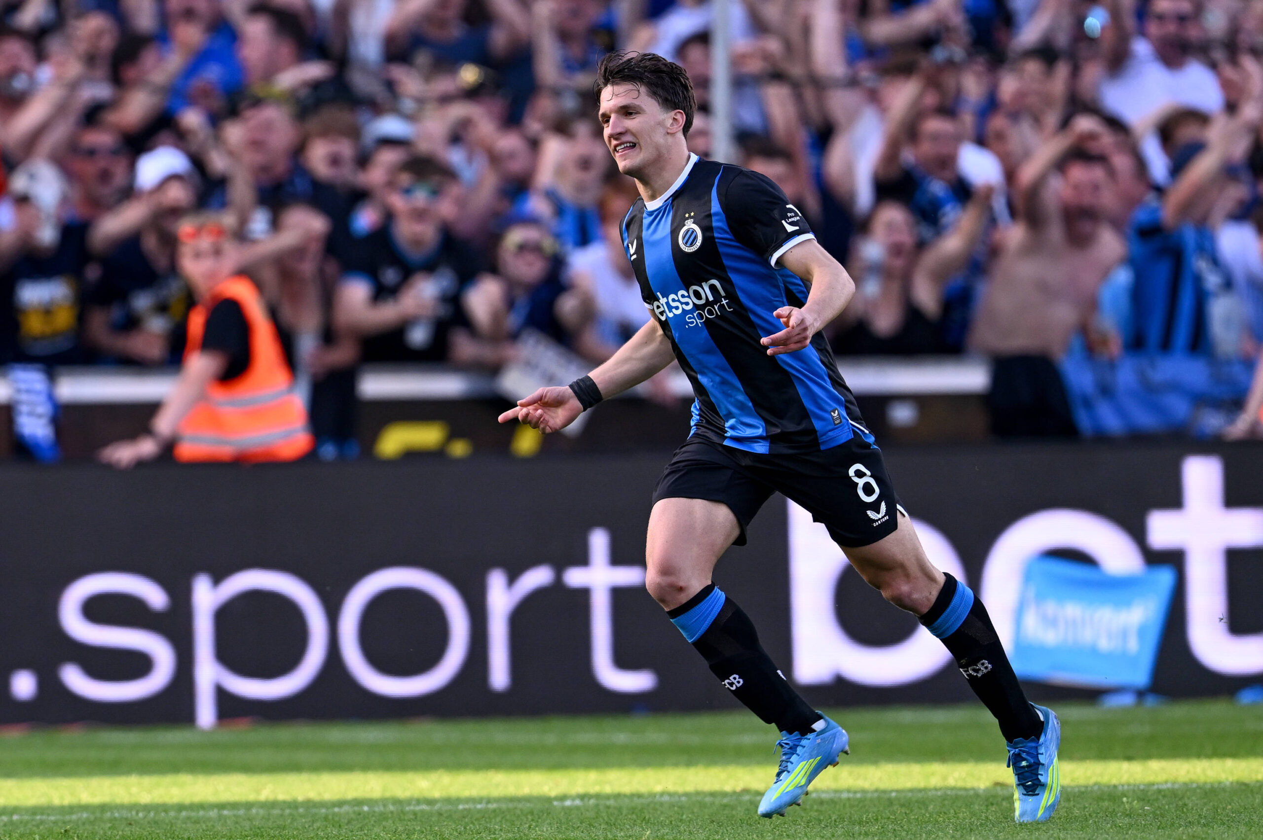Arsenal, Christos Tzolis için 40 Milyon Euro'luk Hamle Yapıyor