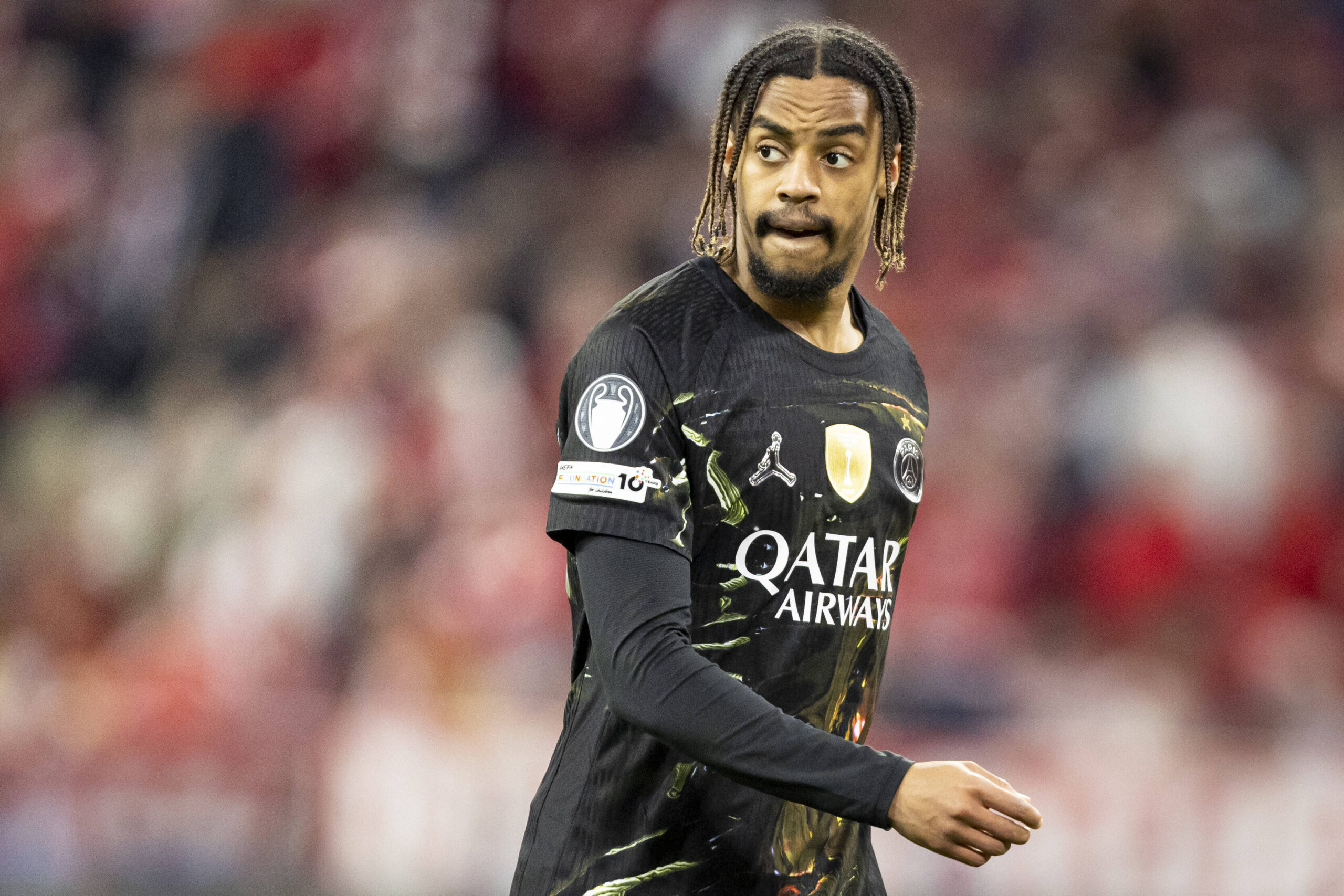 Arsenal ve Liverpool, PSG'nin Yıldızı Barcola İçin 60 Milyon Sterlin'lik Savaşa Hazırlanıyor