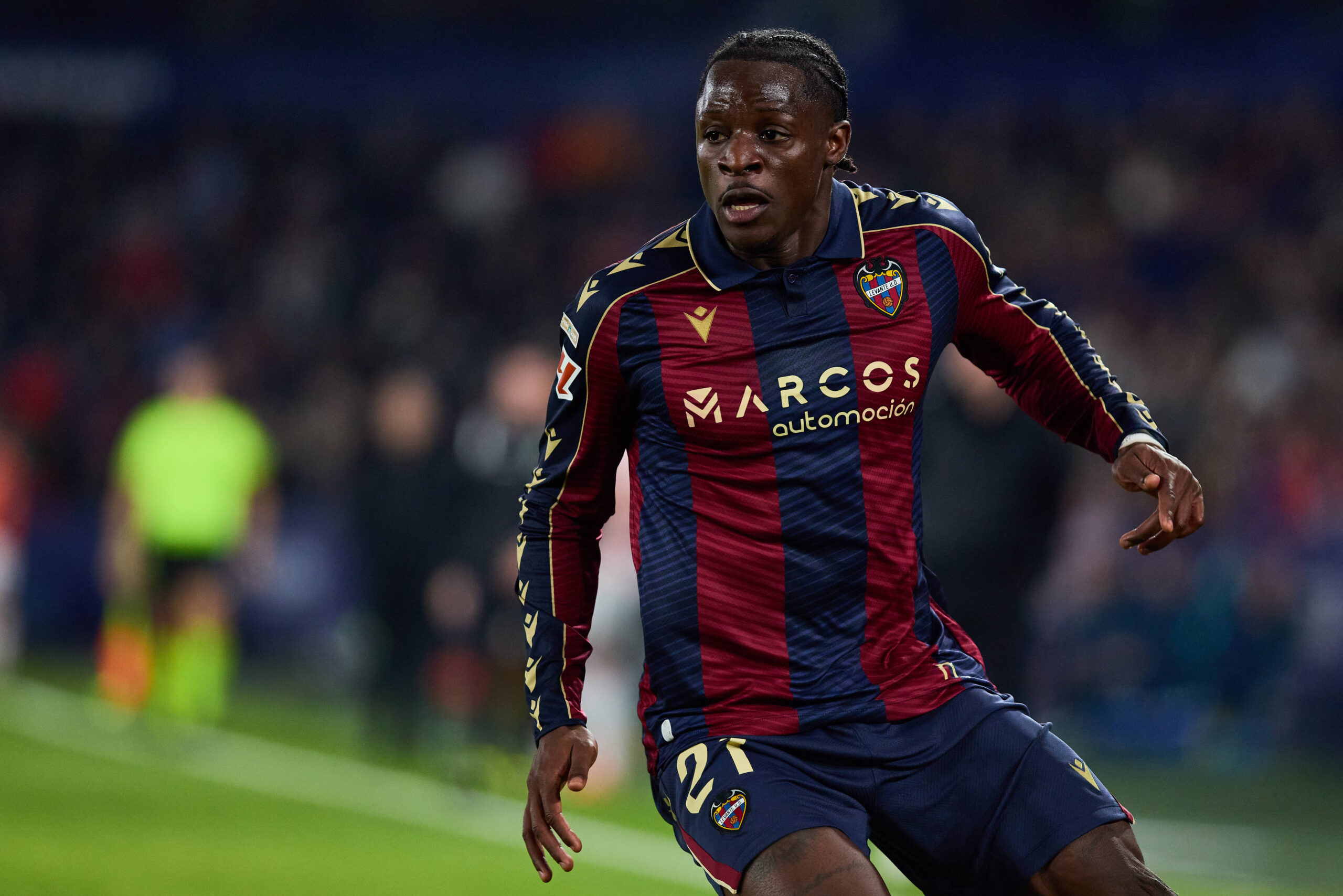 Everton ve Ipswich, Levante Forveti Karl Etta Eyong'u Takibe Aldı