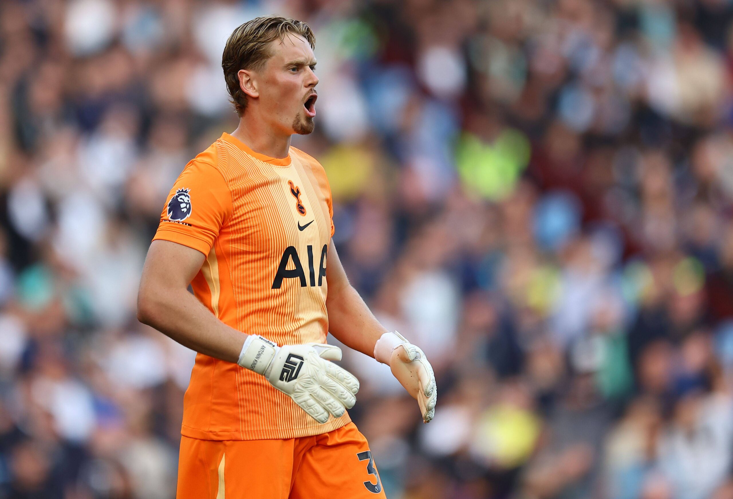 Antonin Kinsky, Tottenham'da 1 Numara Oldu