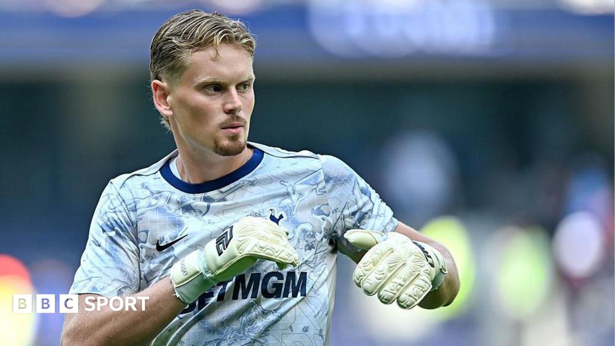 Tottenham, genç kalecisi Antonin Kinsky'nin sözleşmesini uzattı