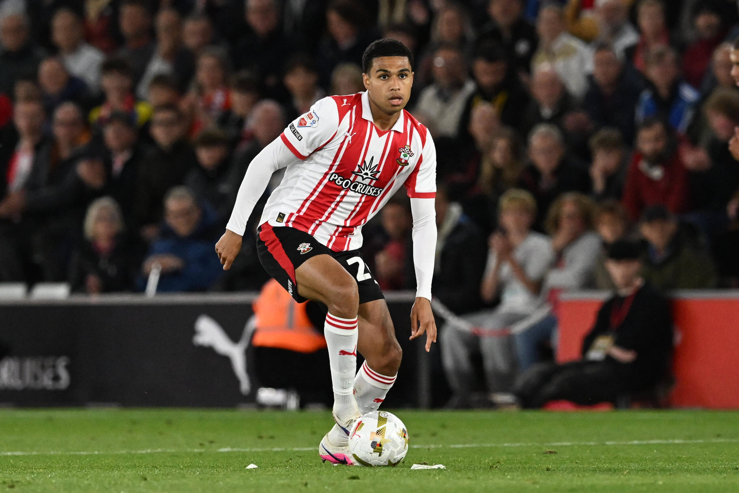 Leeds United, Shea Charles için 23 milyon sterlinlik teklif sundu