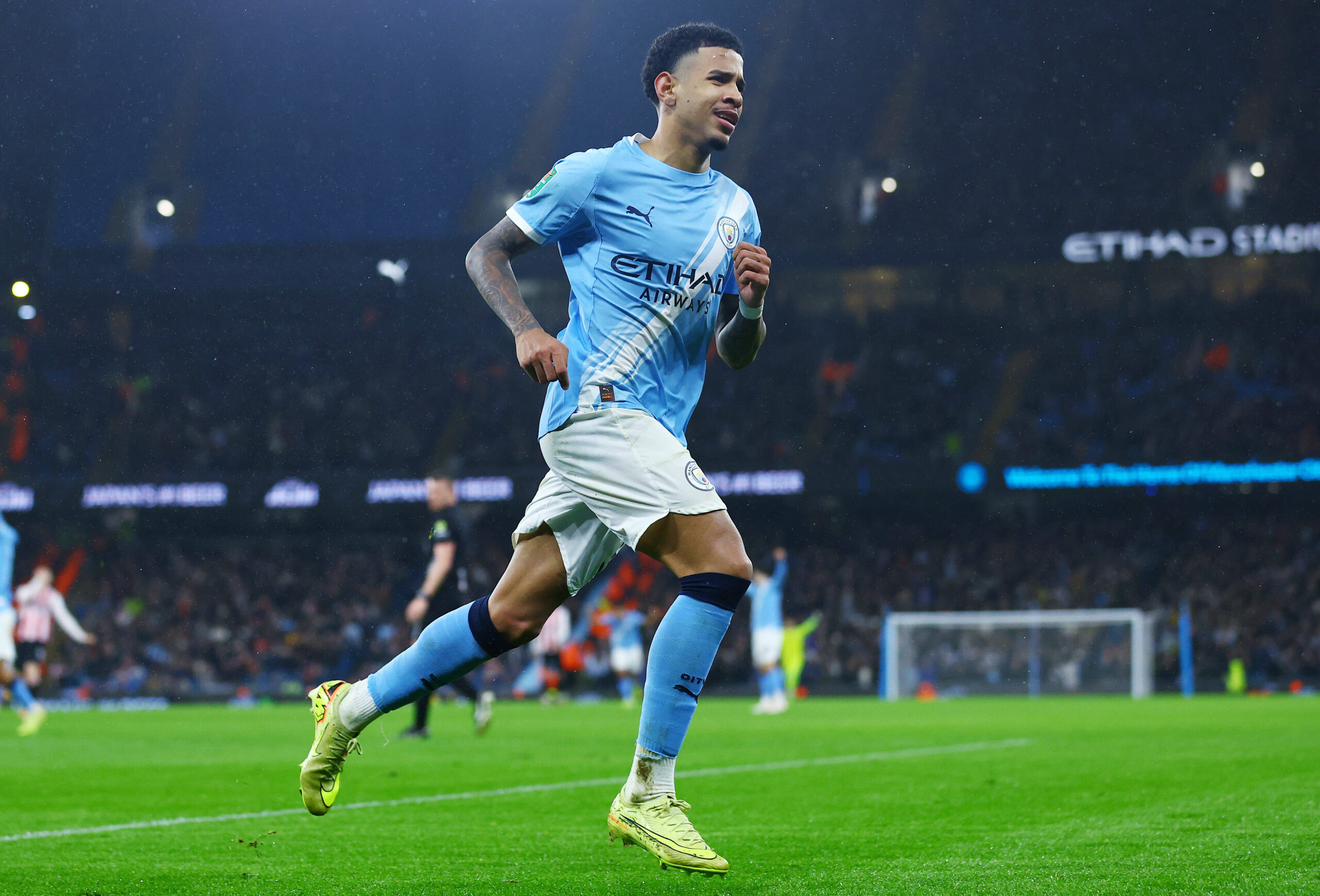 Tottenham, 185 milyon sterlinlik ikili transferin ardından Manchester City forvetine yöneldi