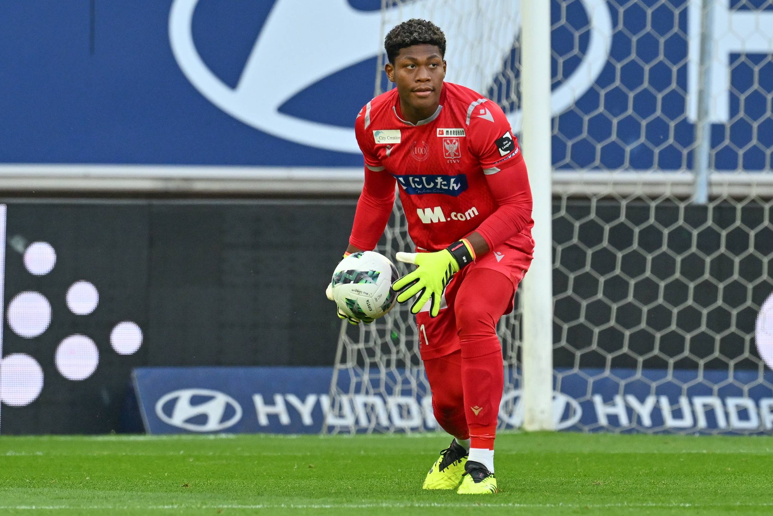 Leeds United, Parma kalecisi Zion Suzuki için ısrarcı
