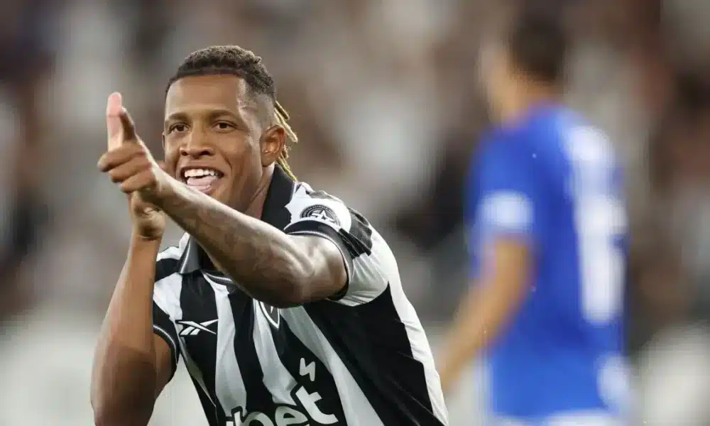 Manchester United ve Arsenal, Botafogo'nun Yıldızı Danilo Santos İçin Görüşmelerde