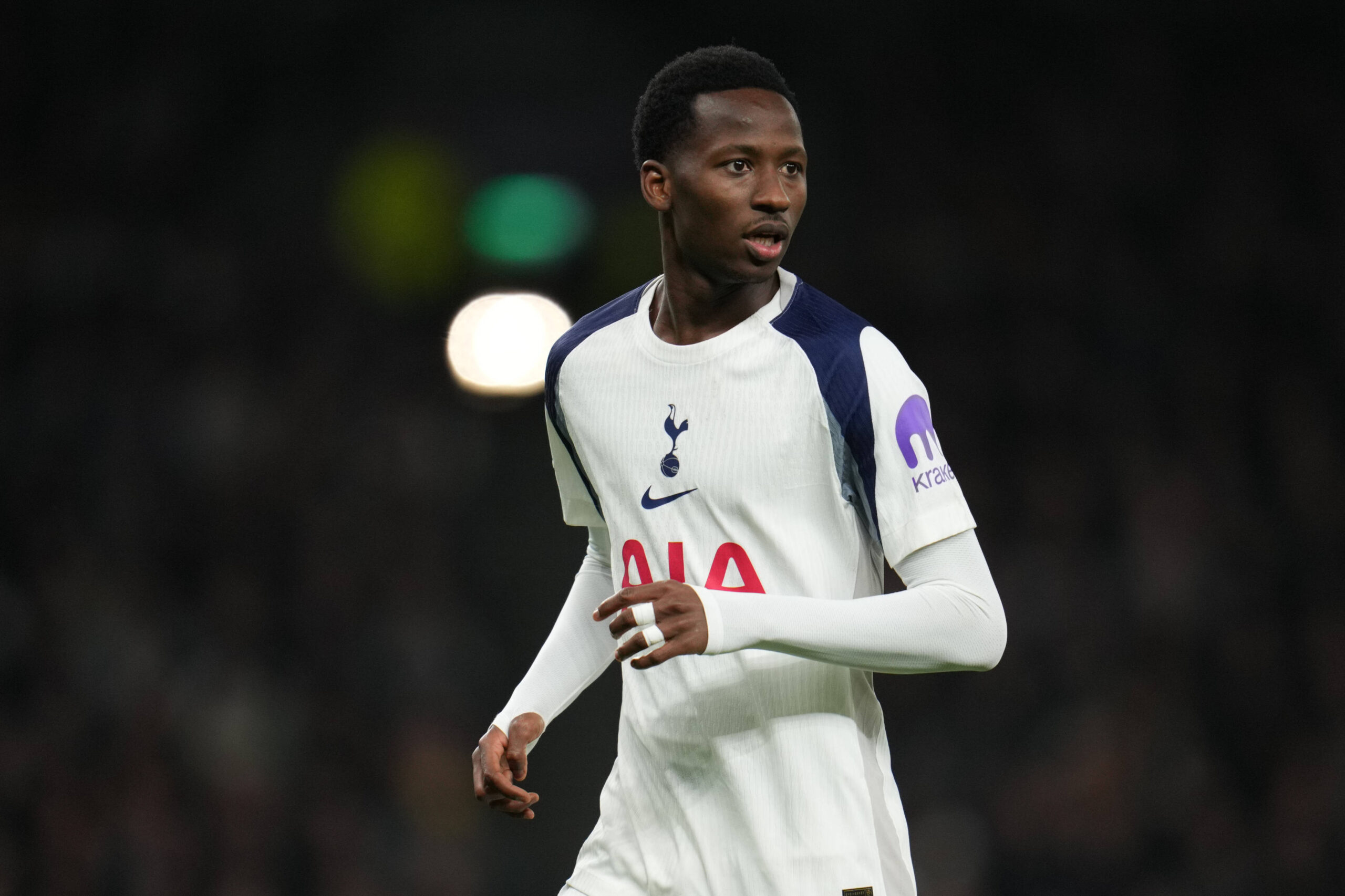 Tottenham, Pape Matar Sarr'ı Galatasaray ve Brentford'a karşı tutmak istiyor