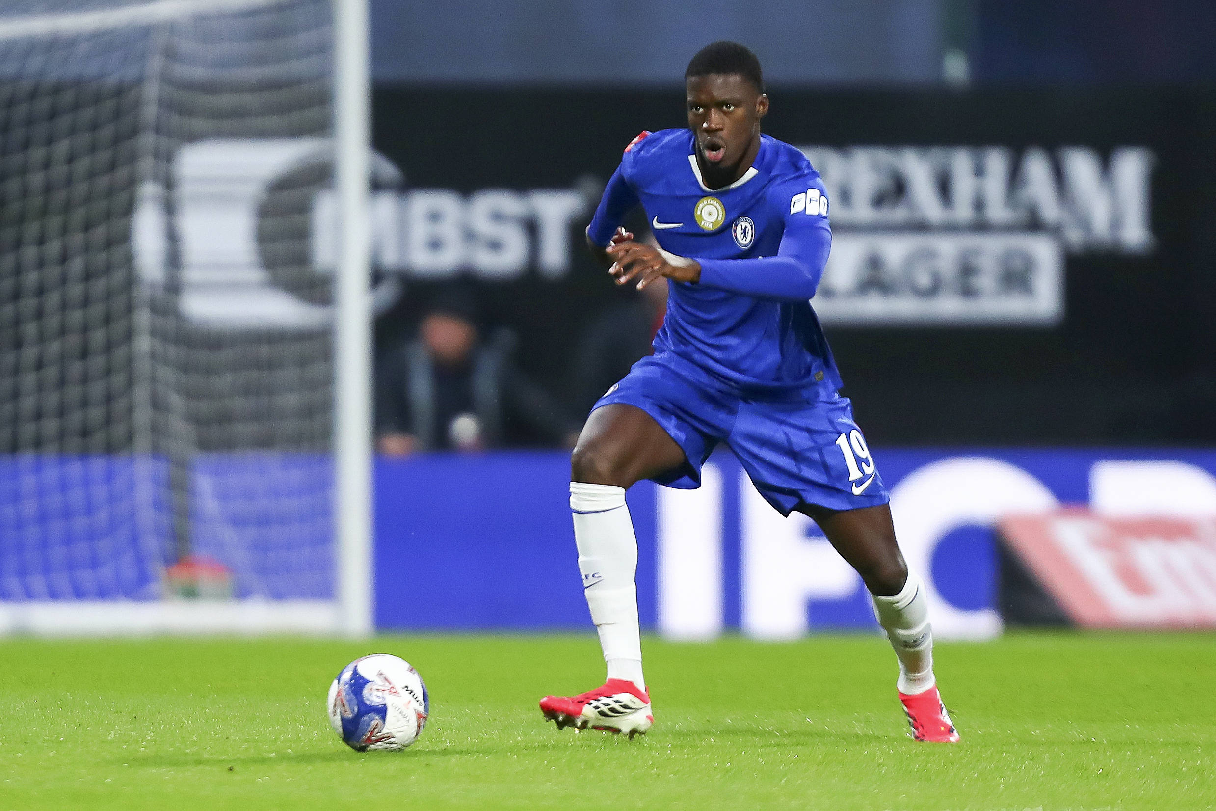 Chelsea'nin yıldız adayı Sarr için Serie A hamlesi