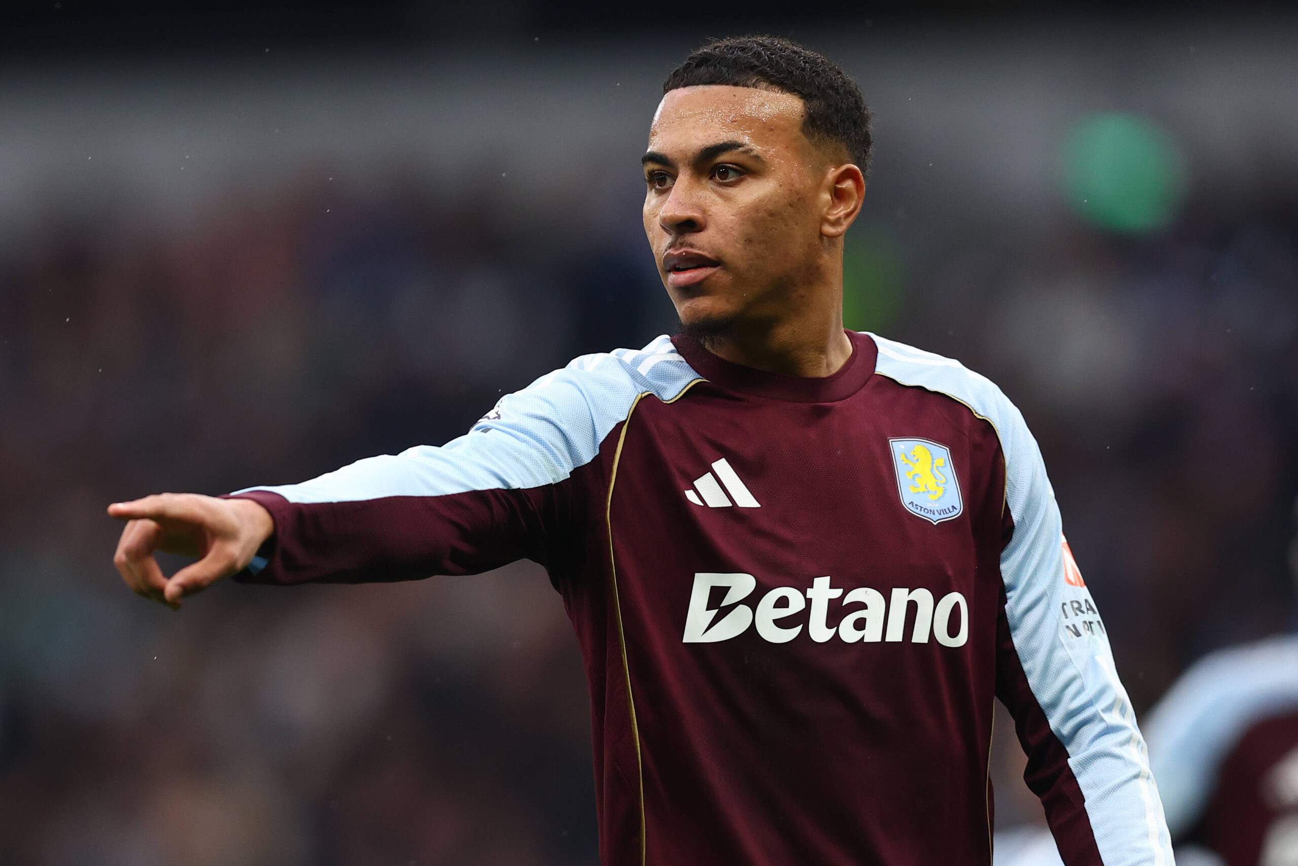 Arsenal, Morgan Rogers için öne geçti