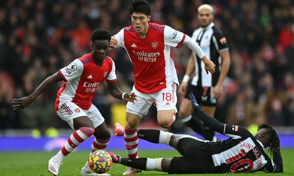 Liverpool ve Everton, Tomiyasu için Kapışıyor
