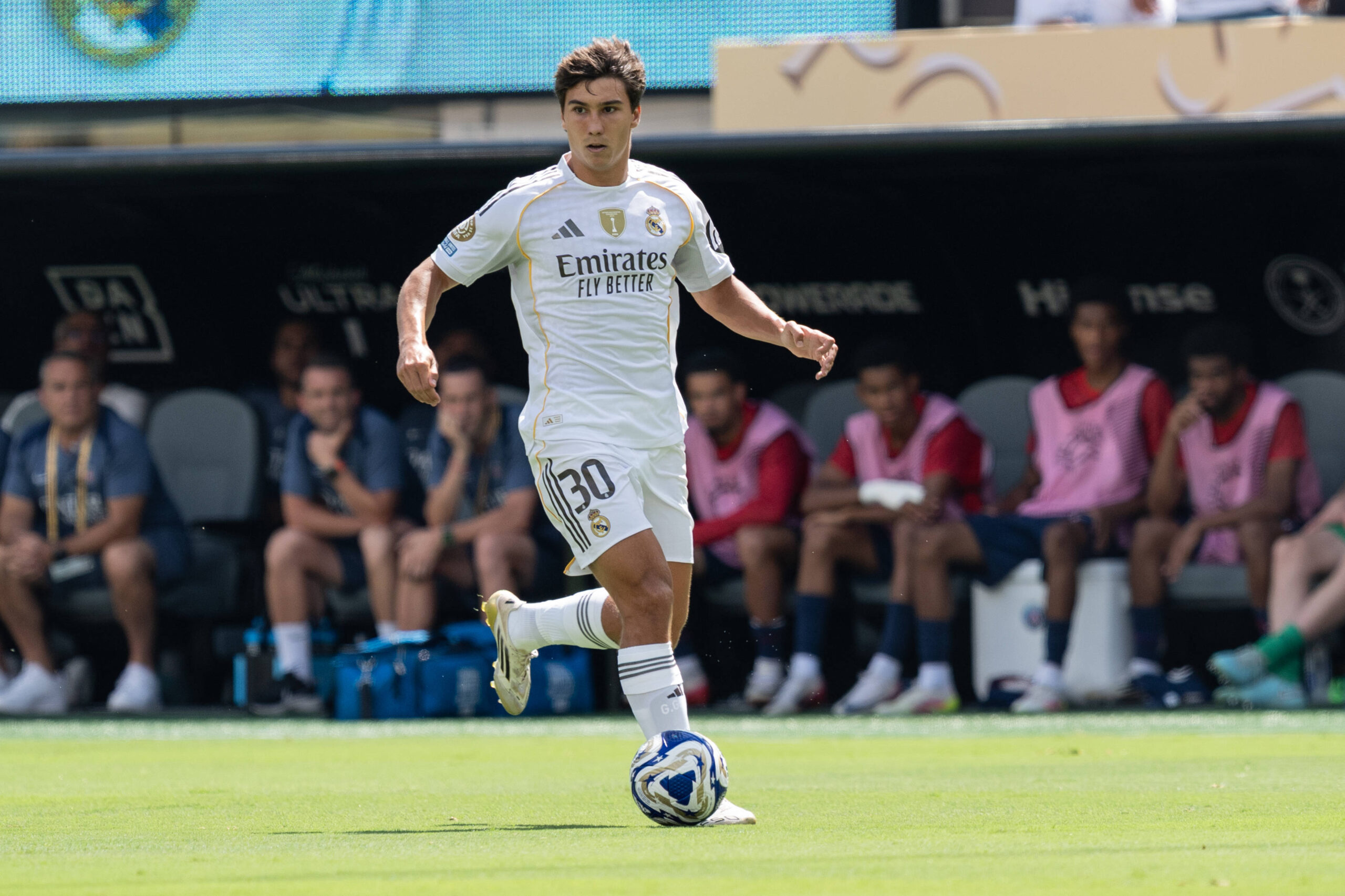 Fulham'dan Çifte Transfer: Real Madrid'in Yıldızları Garcia ve Palacios İmzaya Geldi