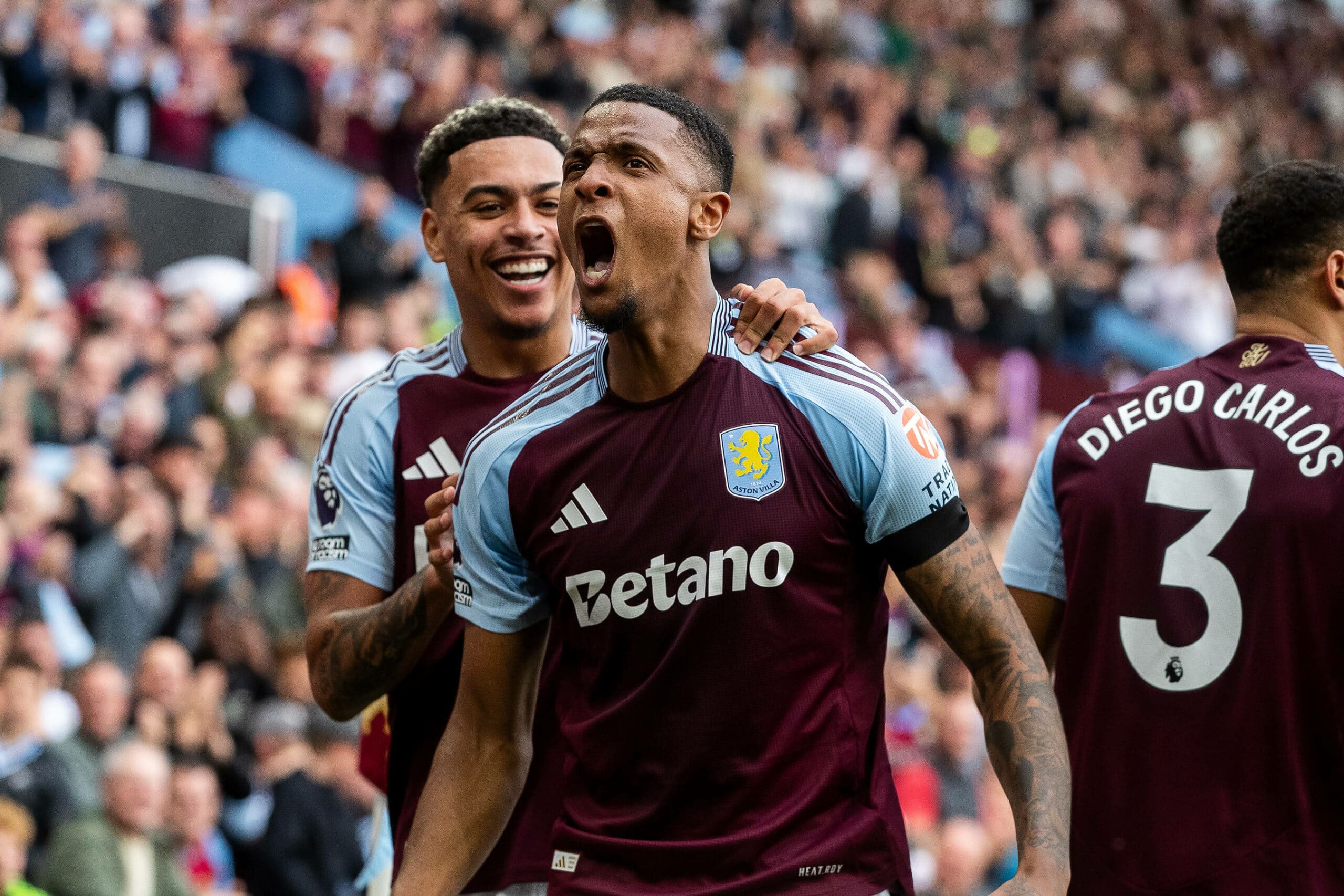 Arsenal, Ezri Konsa İçin Aston Villa'nın Kapısını Çalıyor; Liverpool da Takip