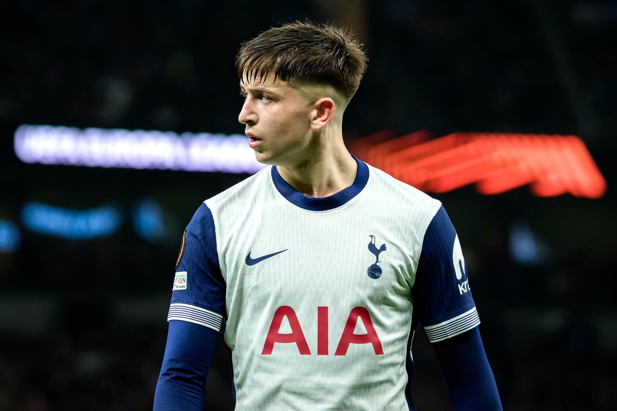 Tottenham'ın Mikey Moore'u İçin Köln Yarışı Önde