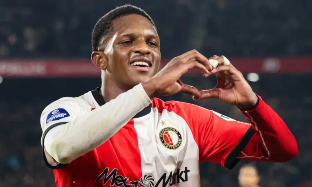 Liverpool ve Arsenal, Feyenoord'un Sağ Beki Givairo Read İçin Yarışıyor
