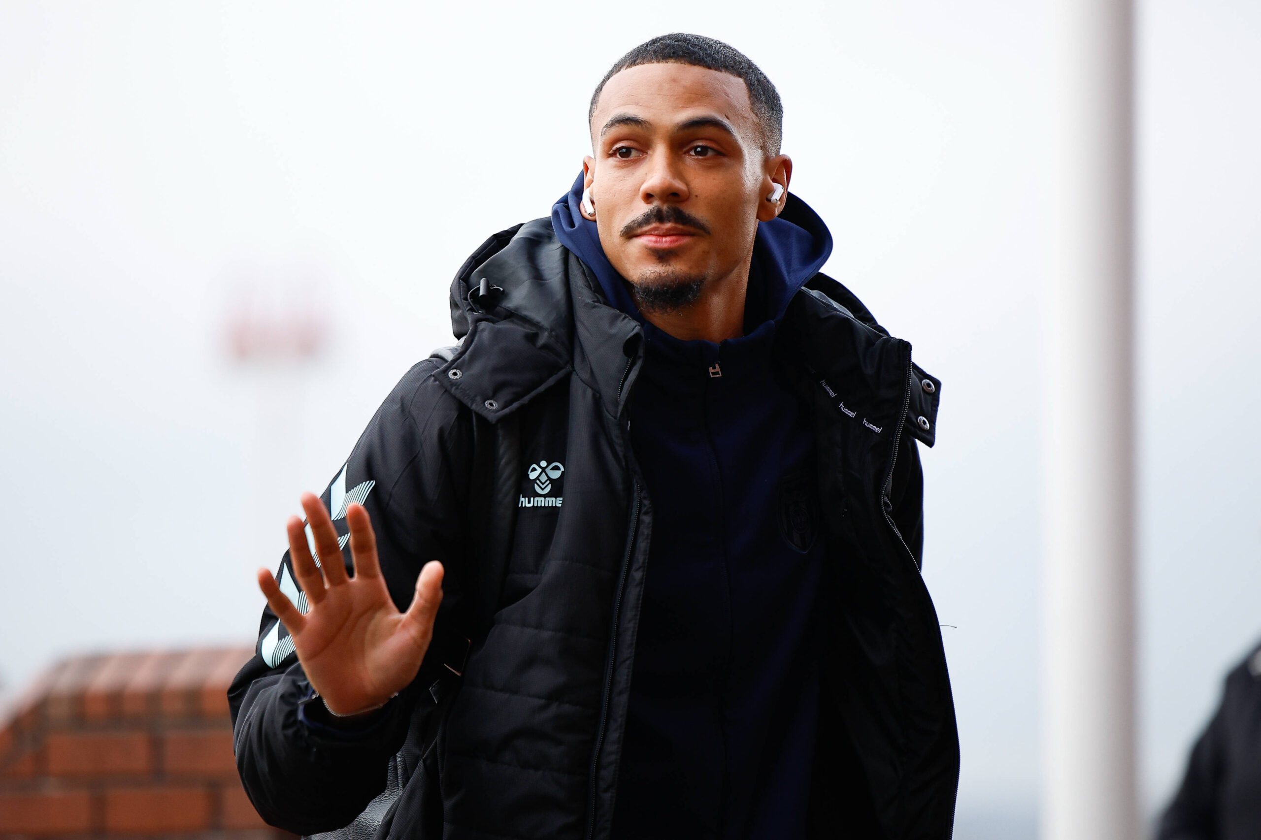 Sunderland, Isidor'u Bırakmıyor: West Ham Devrede