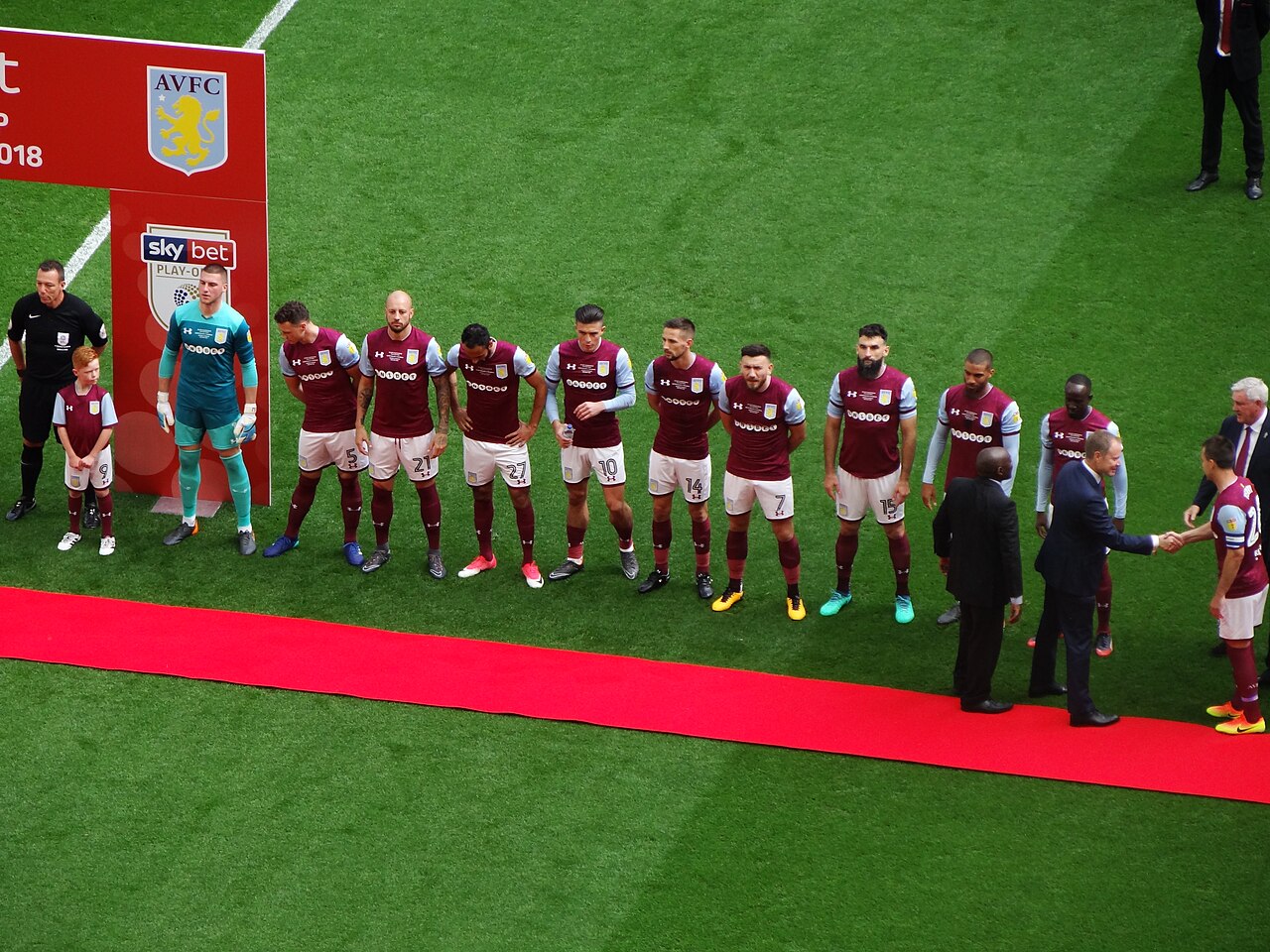 Axel Tuanzebe Hull City yolunda! Burnley'den ayrıldı