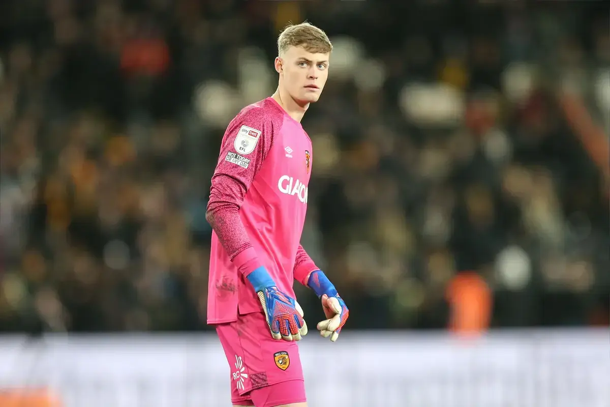 Grimsby ve Crawley, Hull City kalecisi için yarışıyor