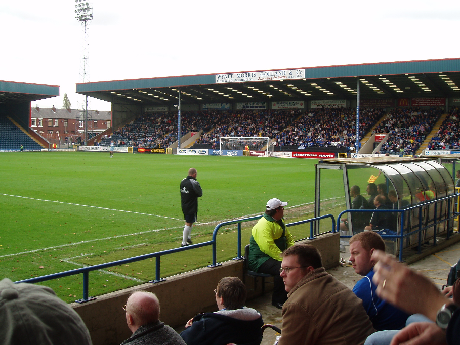 Crown Oil Arena Deplasman Rehberi: Rochdale'de Premier Lig Taraftarları İçin