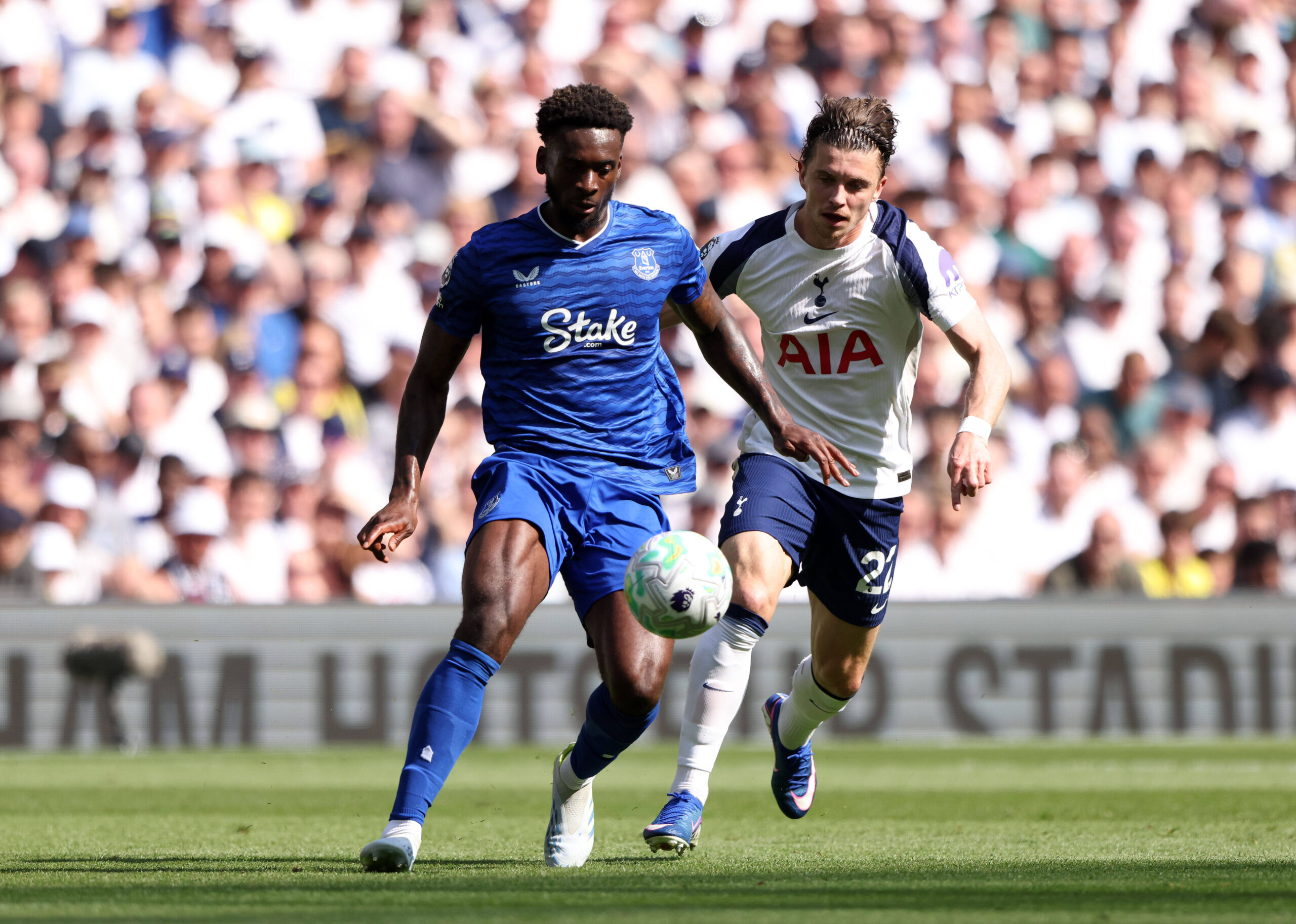 Hull City, Tim Iroegbunam İçin 15 Milyon Sterlinlik Teklif Yaptı