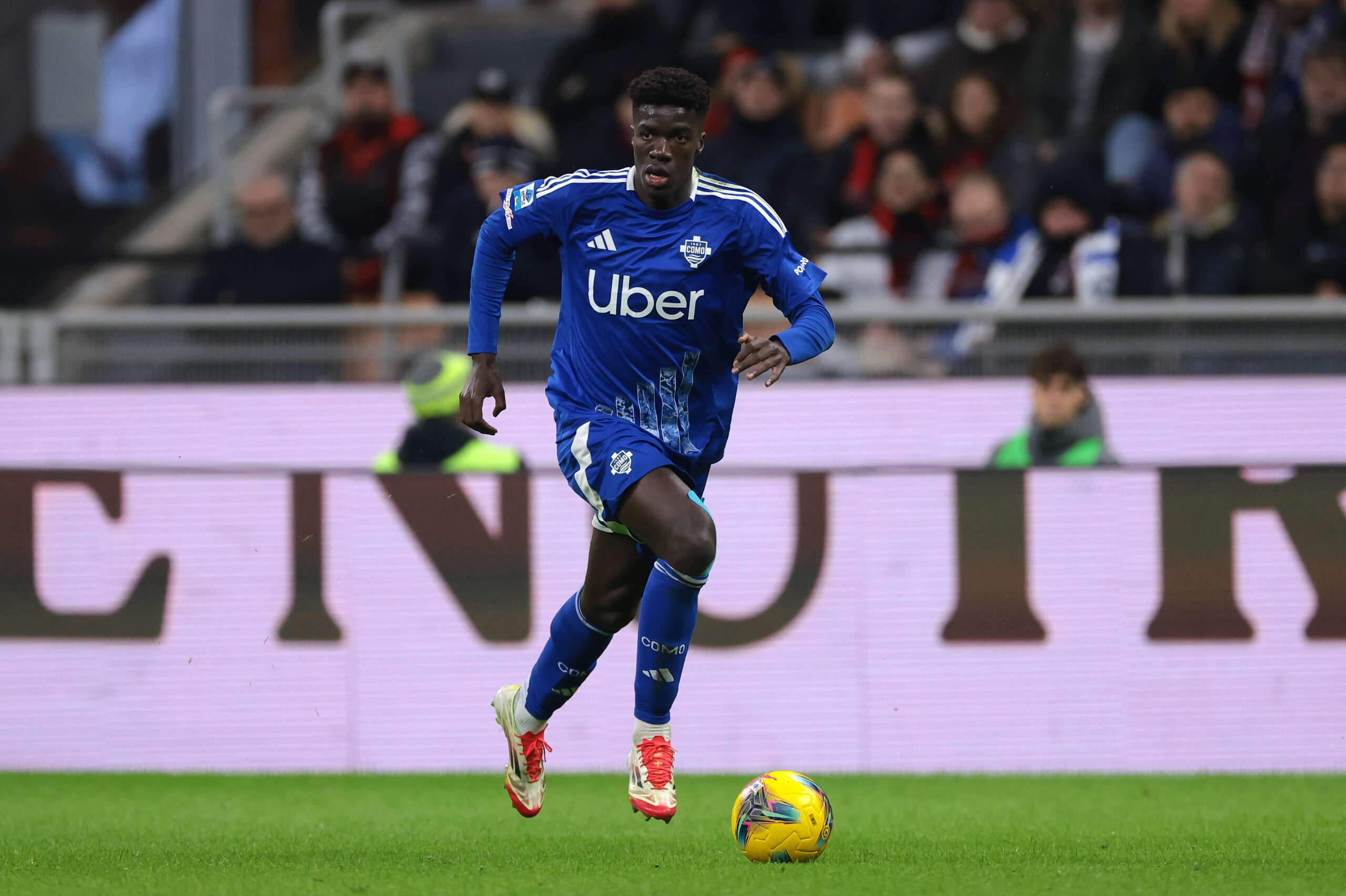 Everton, Como'nun Yıldızı Assane Diao İçin Yarışa Katıldı