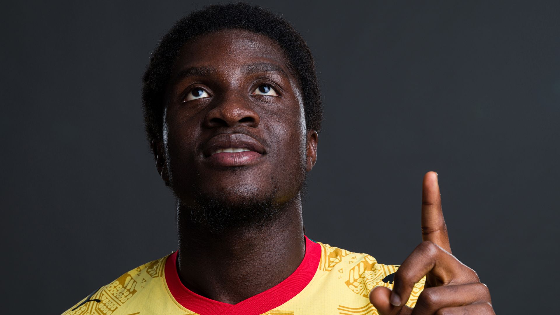 Caleb Yirenkyi: Coventry'nin Yeni Orta Saha Gücü