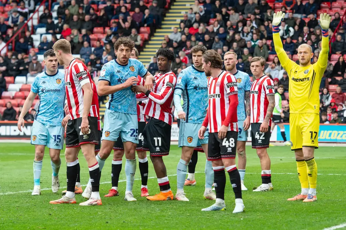Sheffield United, Hull City'nin Transfer Stratejisinden İlham Alabilir