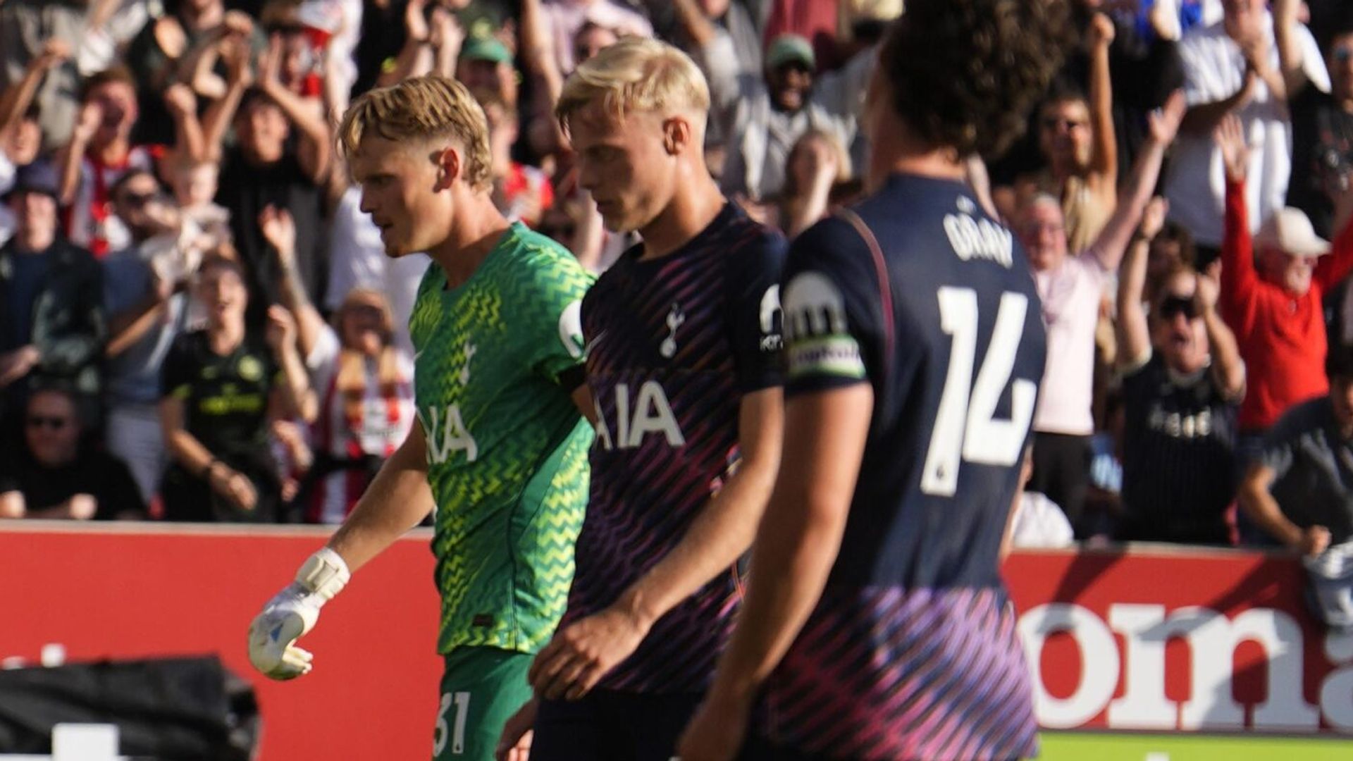 Spurs' Kabus Başlangıç: Brentford'a 3-0 Yenilgi Yaz Transferinin Boşluğunu Gözler Önüne Serdi