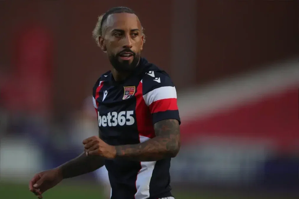 Stoke City'de Sorba Thomas Çıkmazı: Hull City Transfer Penceresi Kapanırken Kolları Sıvadı