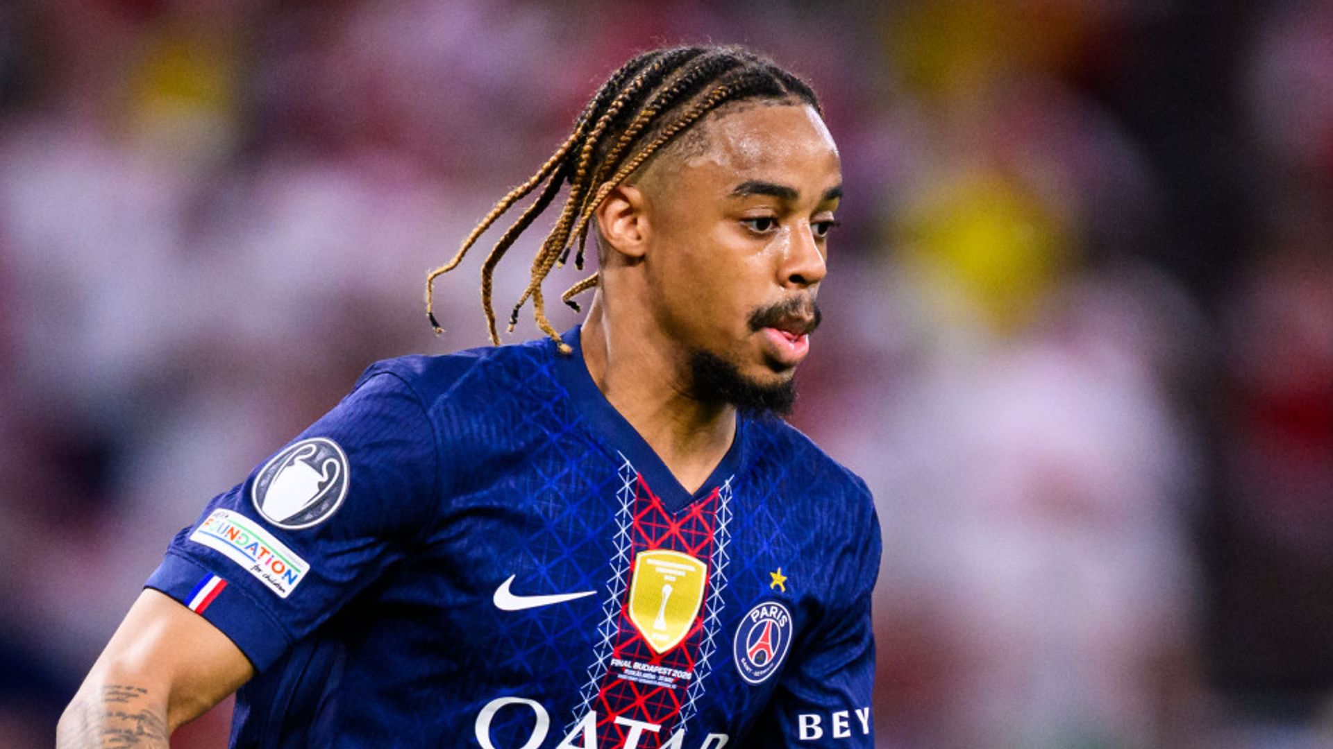 Liverpool PSG ile Barcola Görüşmelerini Sürdürüyor